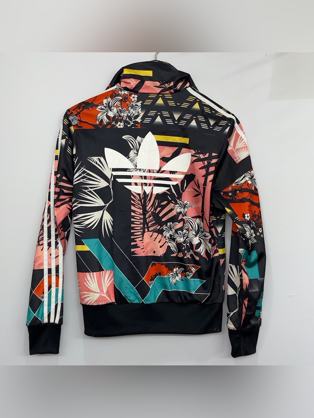 ADIDAS Tropical Track Jacket FARM RIO Brazil Black White Floral Pink Womens Med.
